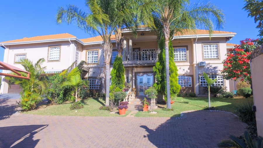 5 Bedroom Property for Sale in Azalea Park North West